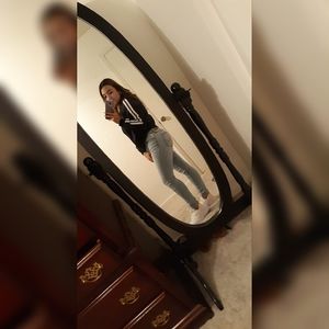 Meet your Posher, Naomy